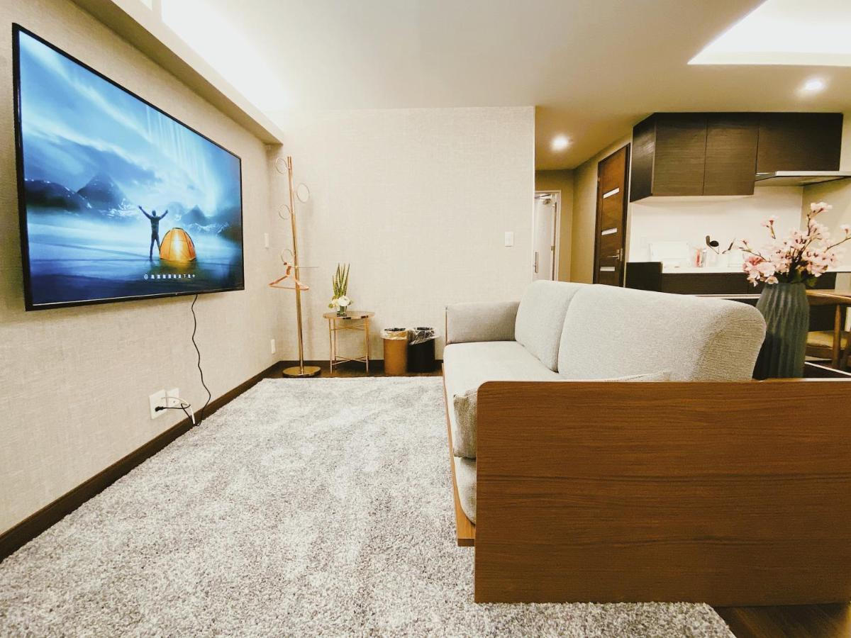 Cherry Blooming Tokyo- All Suite Boutique Hotel 东京伊樱里-中央区全套房艺术酒店 Dış mekan fotoğraf