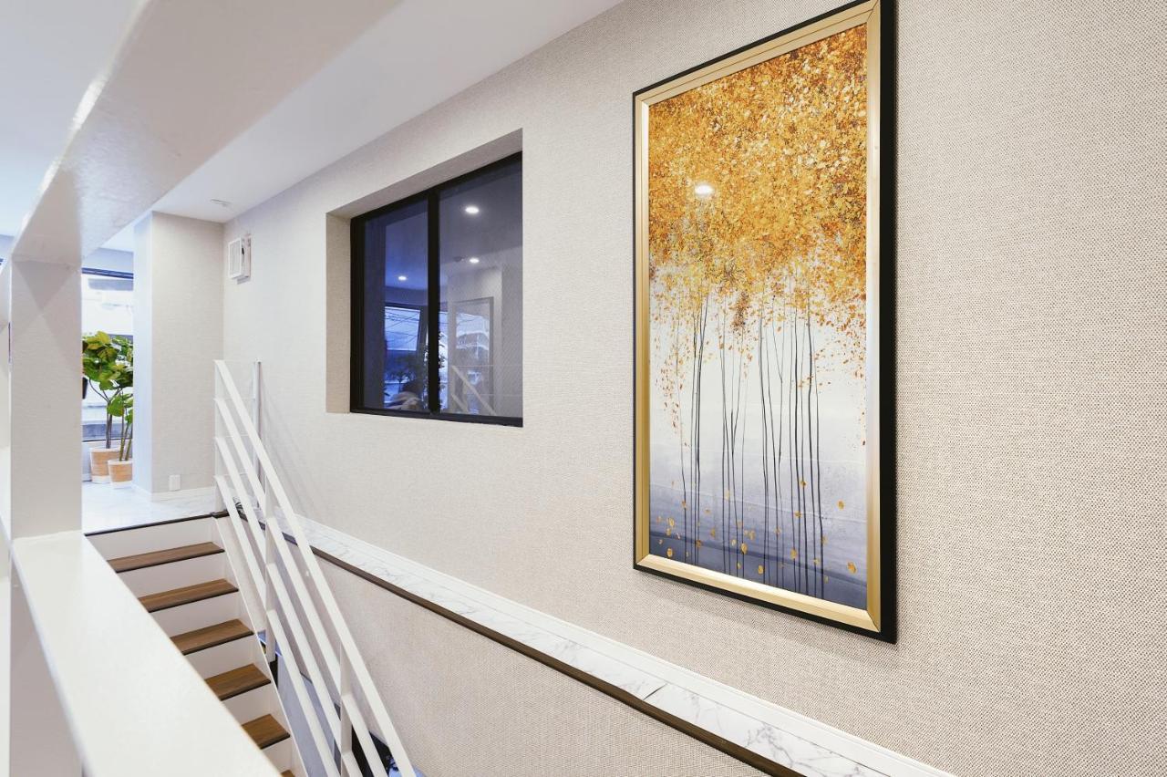 Cherry Blooming Tokyo- All Suite Boutique Hotel 东京伊樱里-中央区全套房艺术酒店 Dış mekan fotoğraf