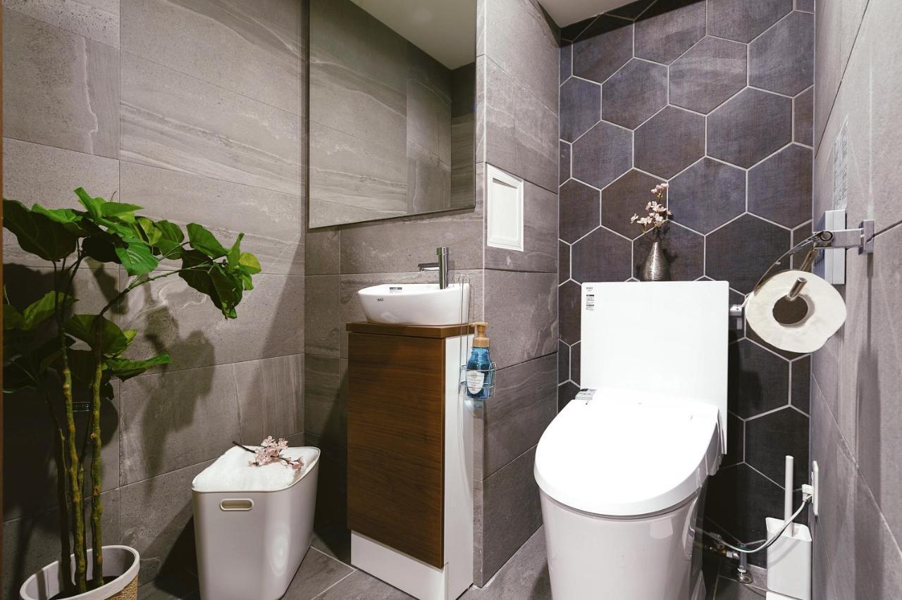Cherry Blooming Tokyo- All Suite Boutique Hotel 东京伊樱里-中央区全套房艺术酒店 Dış mekan fotoğraf
